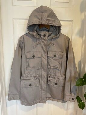 Aritzia Sunday Best Hooded Utility Jacket in Gray pockets spring zip up button